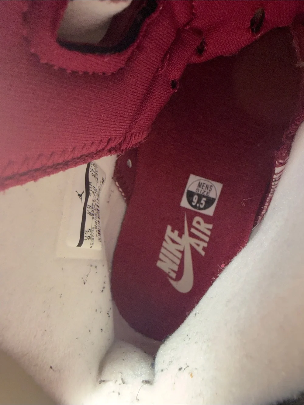 Jordan Retro 6 “maroon”